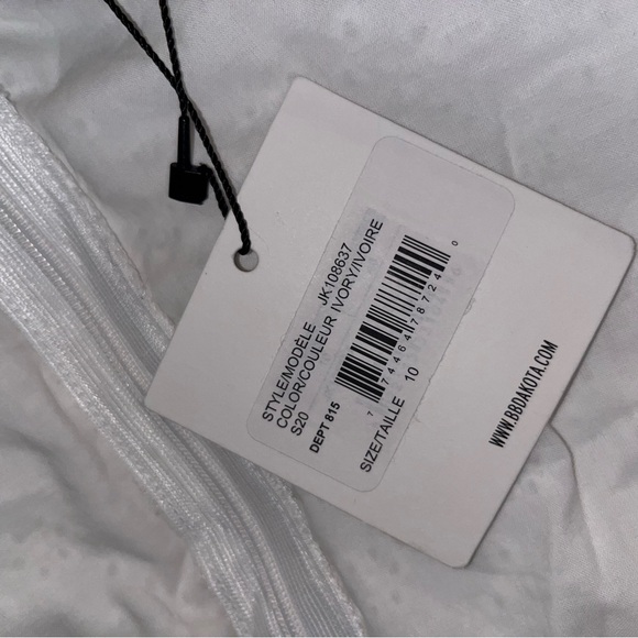 BNWT Jack by BB Dakota Eyelet Cotton Wrap Dress - Picture 11 of 12